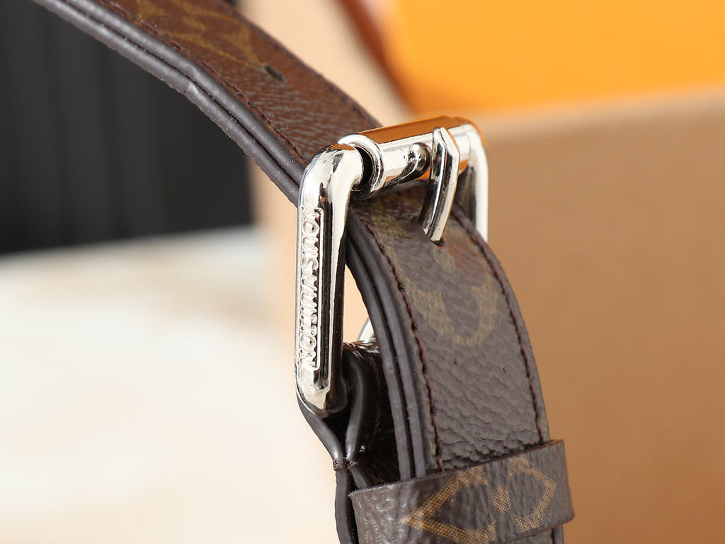 Louis Vuitton LV Hills Pochette Classic Black 20.5x6x16cm